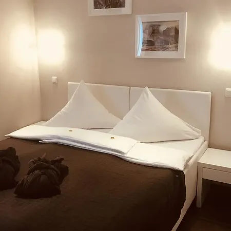 암 졸버레인 게스트하우스 4*